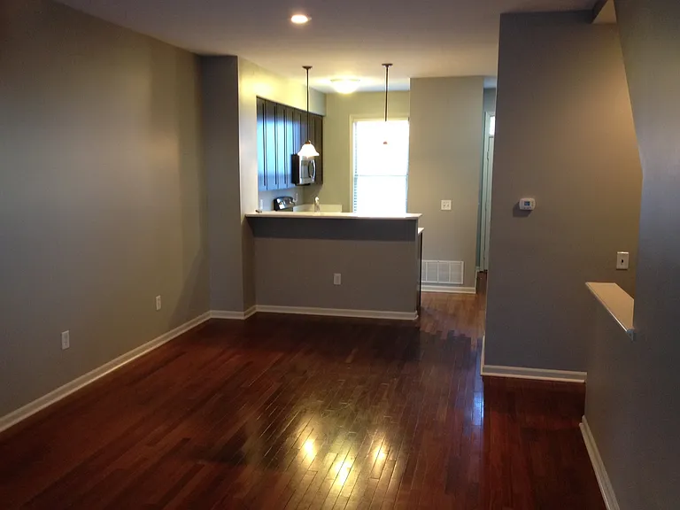 794 Bank St — Photo 9