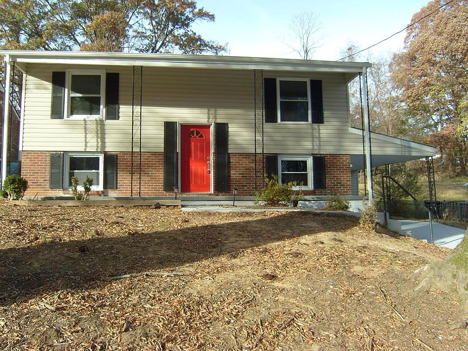 1st image of 215 Greenwich Cir