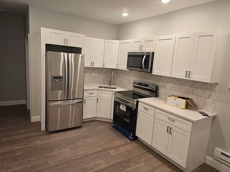 4005 N 10th St #1 — Photo 4