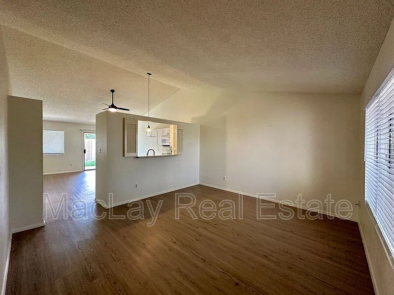 2 bed, 2.0 bath, 1096 sqft, $1,500 — Photo 3