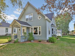 129 Busch Ave, Center City, MN 55012