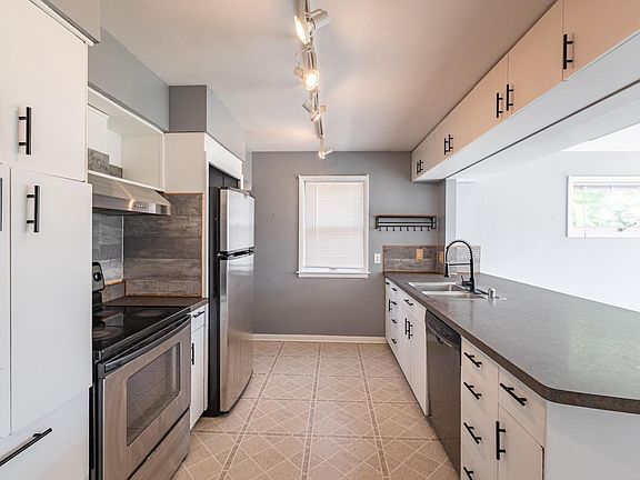 5th image of 2332 Ferry STREET