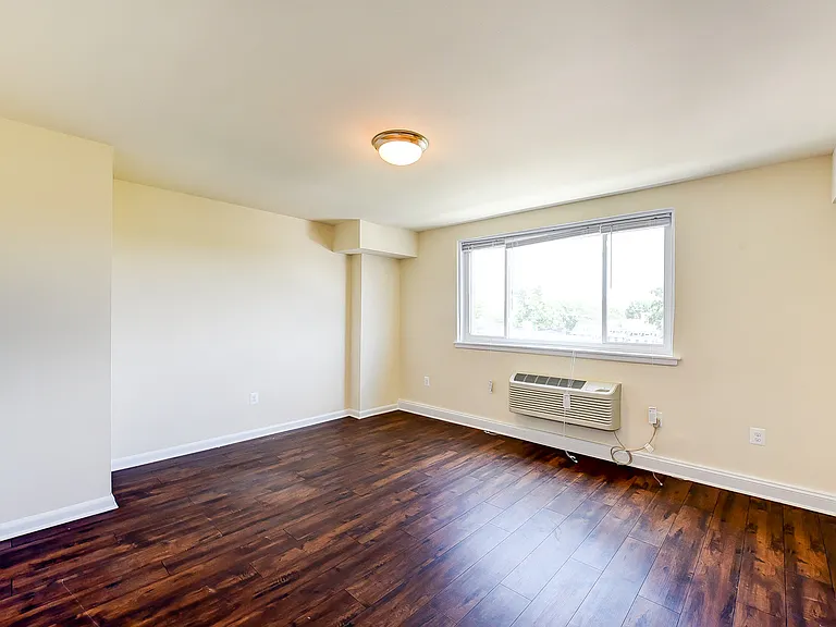 734 Longfellow — Photo 14