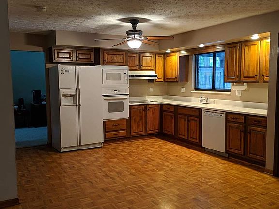 Large Eat in Kitchen