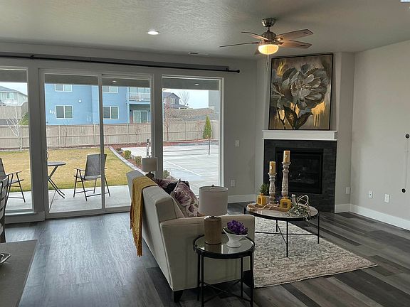 3rd image of 1058 Klikitat St