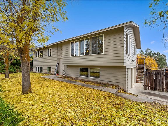 2nd image of 907 Westmorland Drive