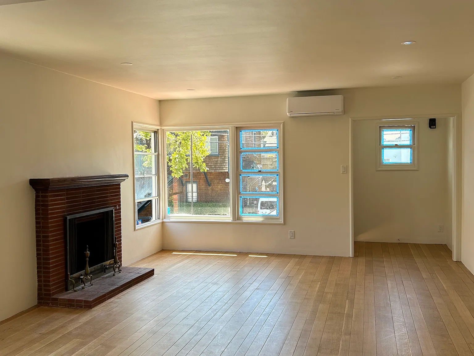 4 Taylor St — Photo 2