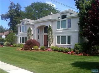 32 Kinkaid Ave, Closter, NJ 07624