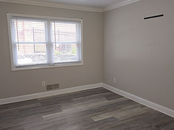 5th image of 3668 Kingsboro Rd NE APT 5