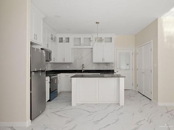 4th image of 611 Mountain Rd #5B