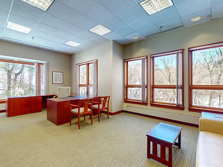 10 Mill Pond Ln #1 — Photo 5
