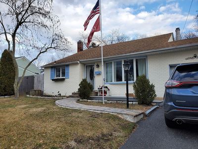 22 Oakley Dr, Huntington Station, NY, 11746