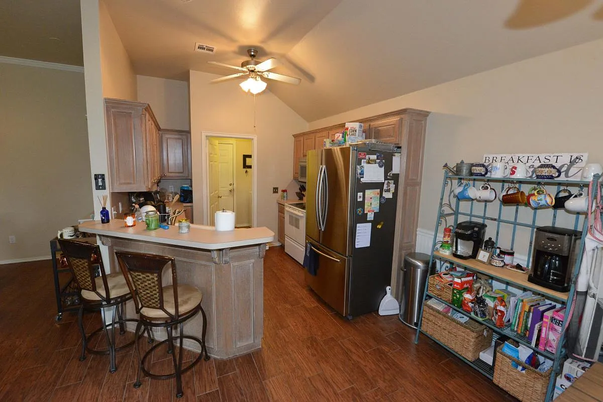 4 bed, 1662 sqft, $1,895 — Photo 4
