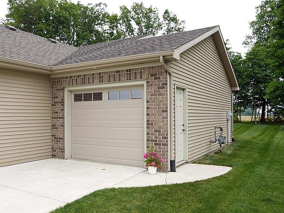 3rd image of 1171 W Whitetail Dr