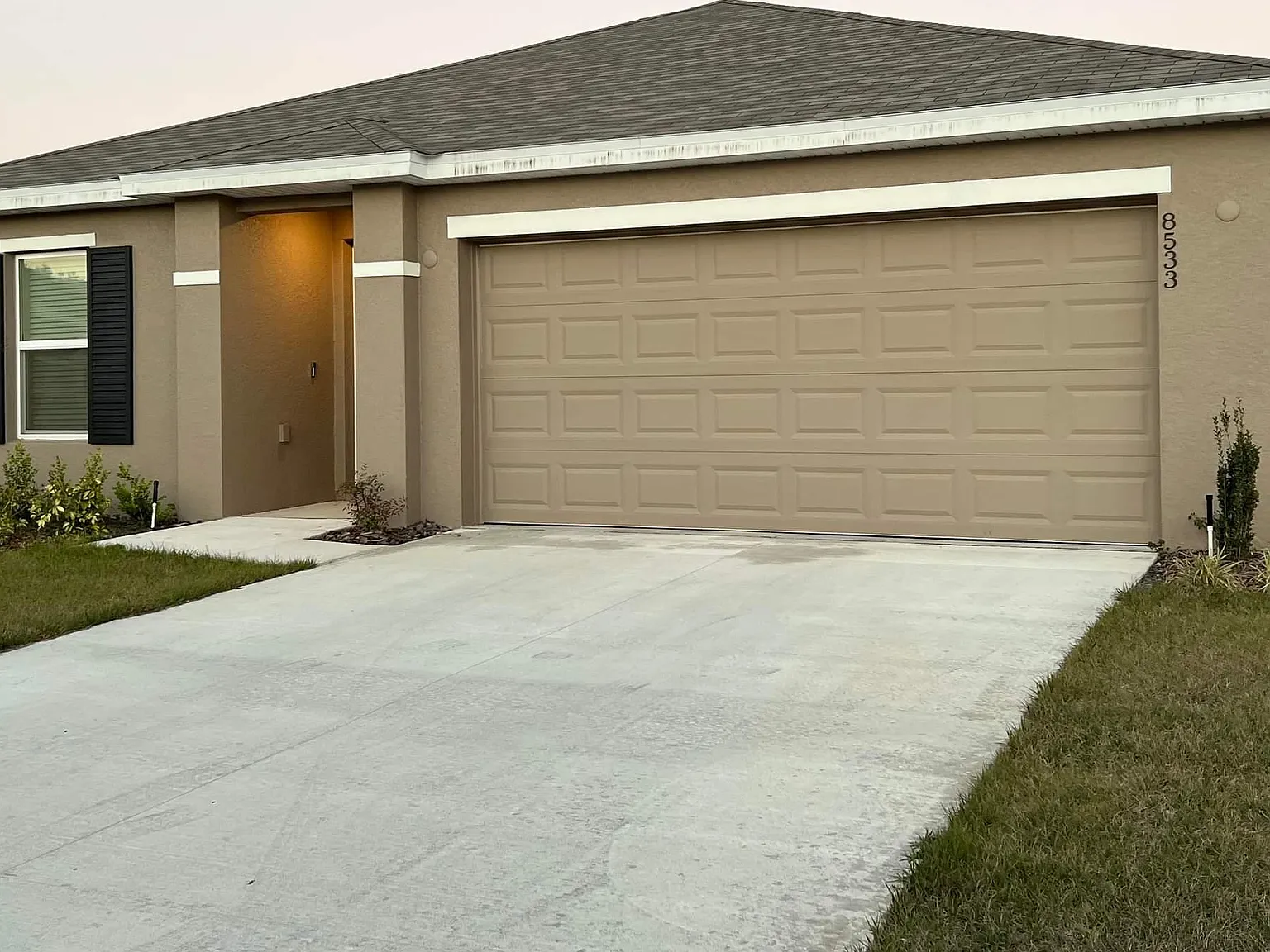 8533 Triumph Cir — Photo 2
