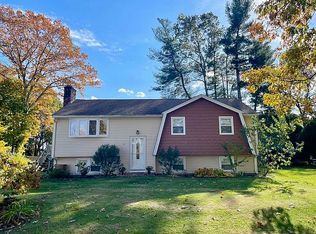 17 Links Rd, Westford, MA 01886