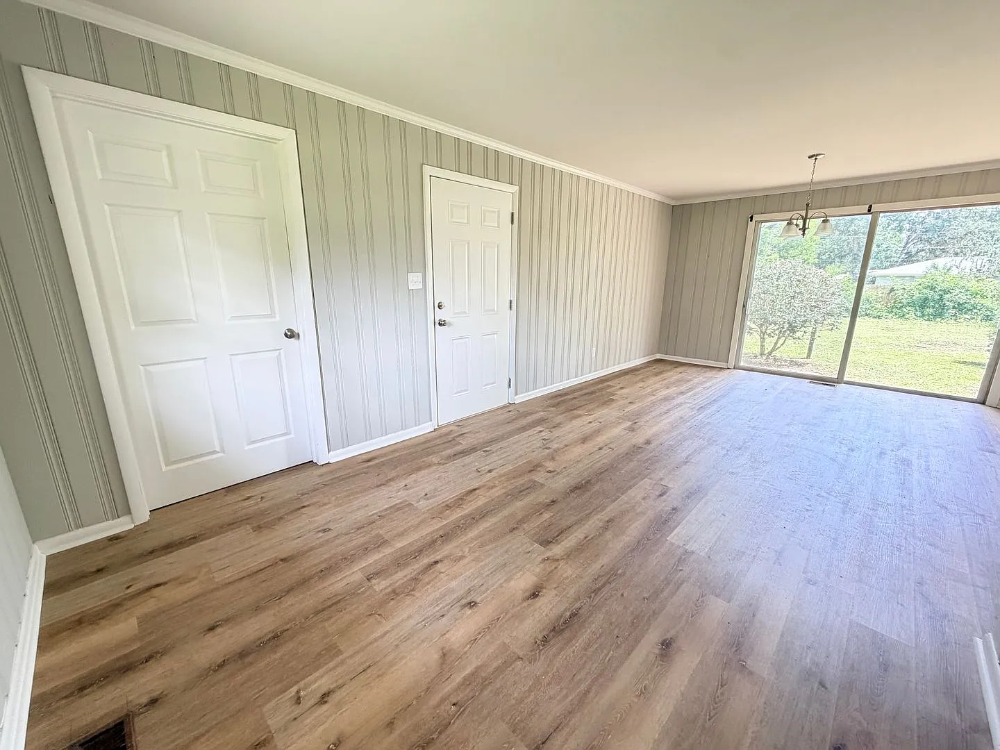 Upgraded 3 Bed, 2 Bath Single-Family Home in Valdosta | LVP Throughout & Bonus Room — Photo 4