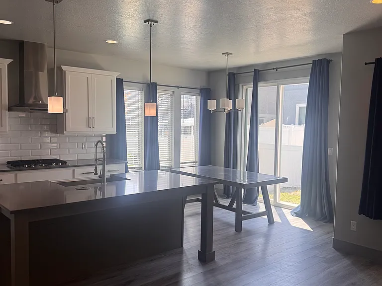 4899 W Tower Heights Dr — Photo 2