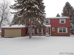 1 Heatherwood Dr, New Hartford, NY 13413