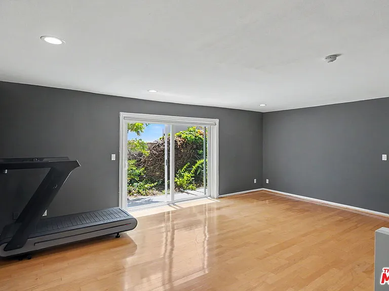 1242 Berkeley St #10 — Photo 14