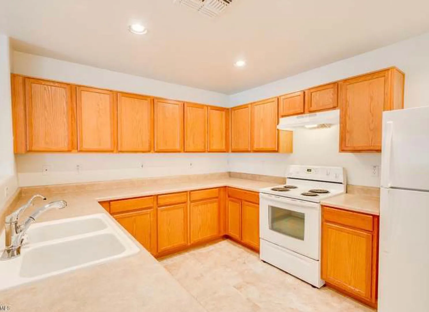 1332 S Loback Ln — Photo 4