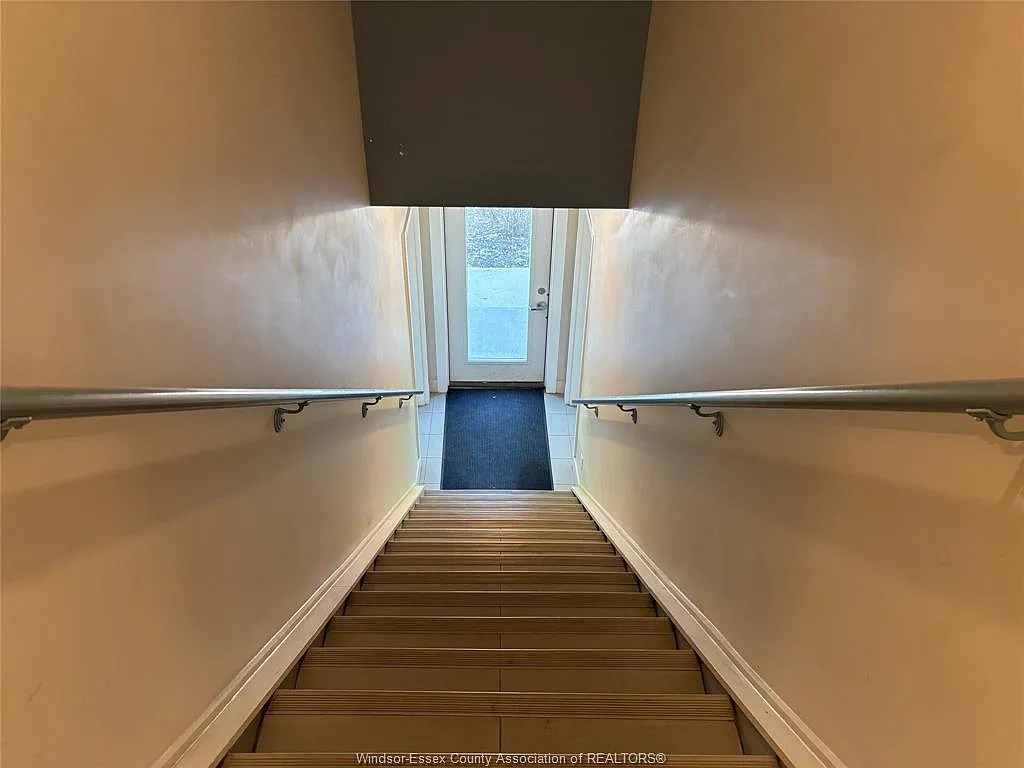 2 bed, 1035 sqft, $2,345 — Photo 2