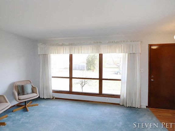 5th image of 1406 Sibley St SE