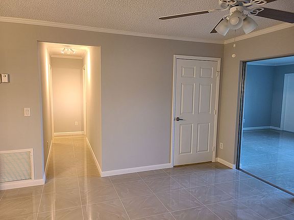 4th image of 2886 Fernley Dr E APT 34