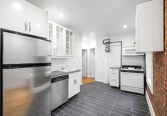 3rd image of 507 W 159th St #12A