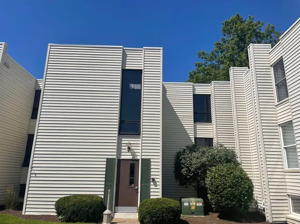 1675 Cedarwood Dr APT I, Westlake, OH 44145
