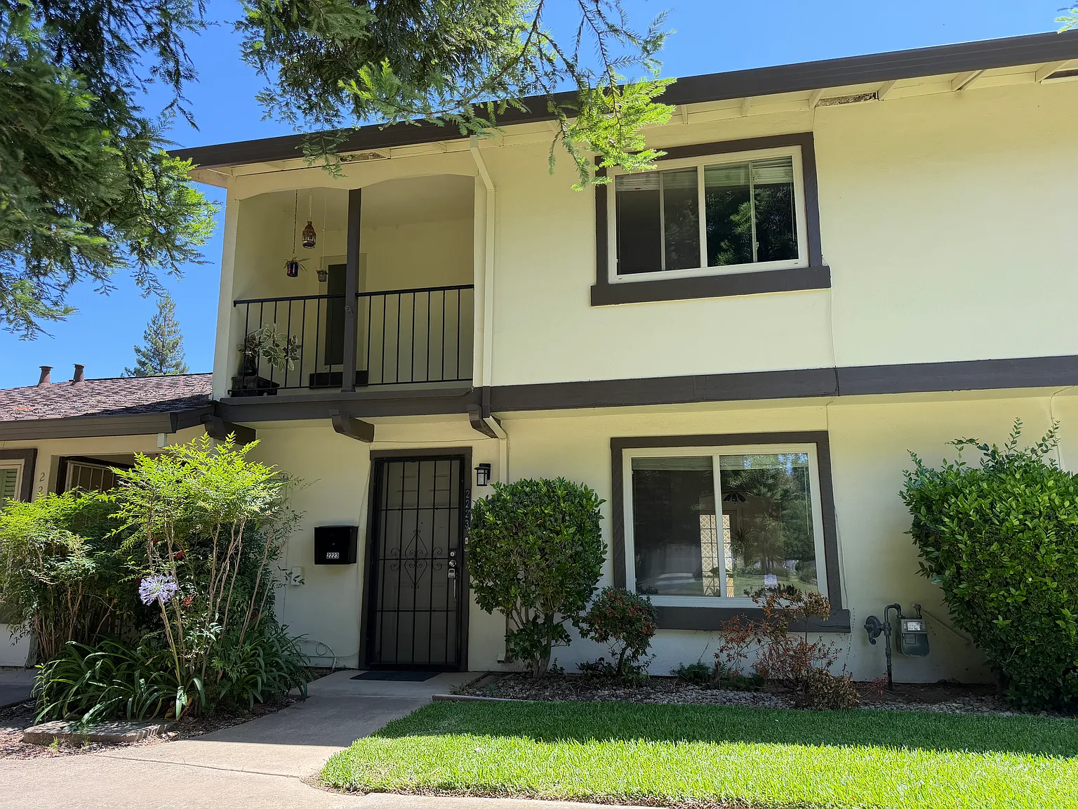 3 bed, 2.5 bath, 1497 sqft, $2,500 — Photo 1