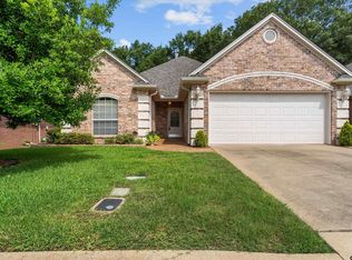 5706 Hollybrook Dr, Tyler, TX 75703