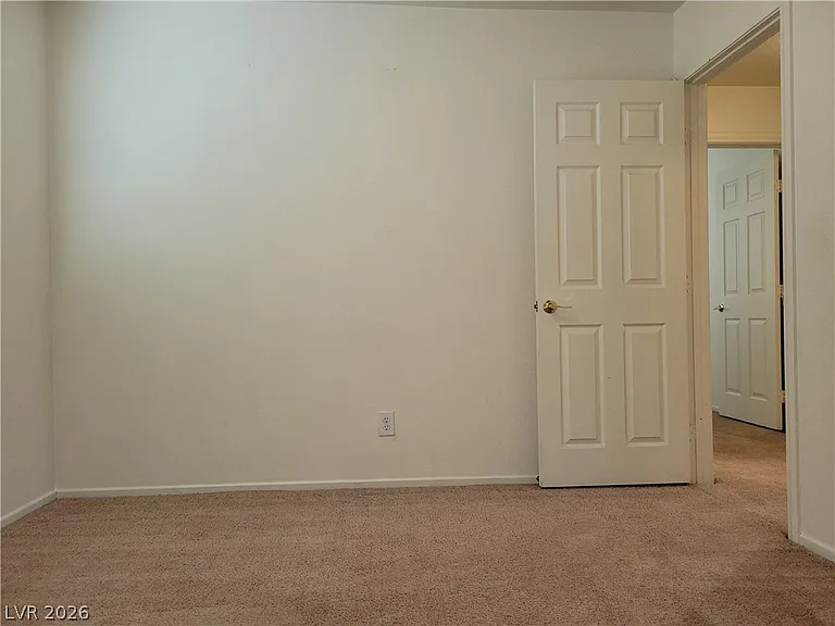9275 Hollander Ave — Photo 25