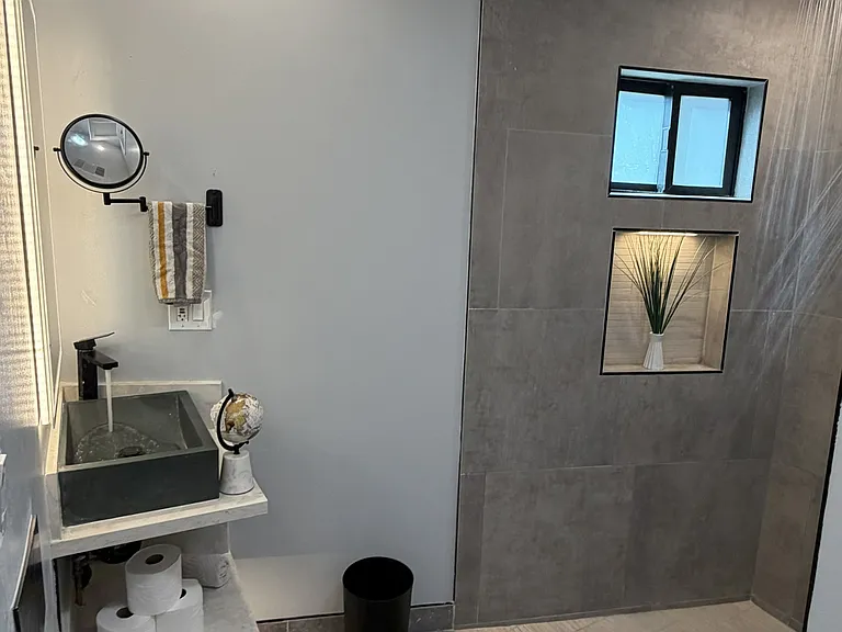 Full bathroom