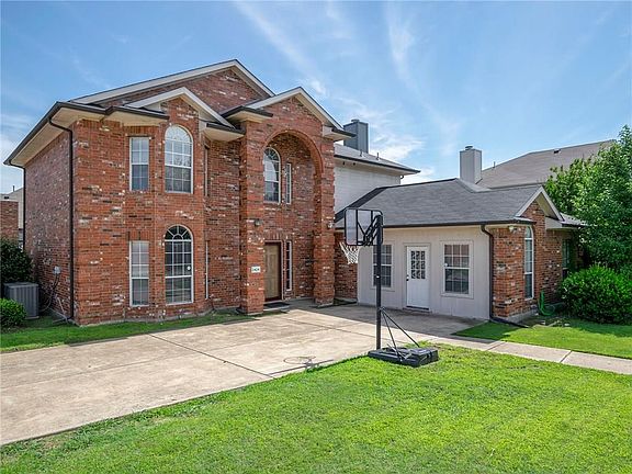 2nd image of 2424 Buckeye Dr