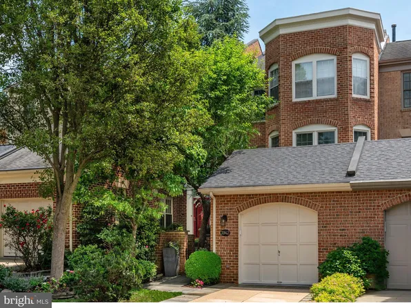 3942 Highwood Ct NW, Washington, DC 20007