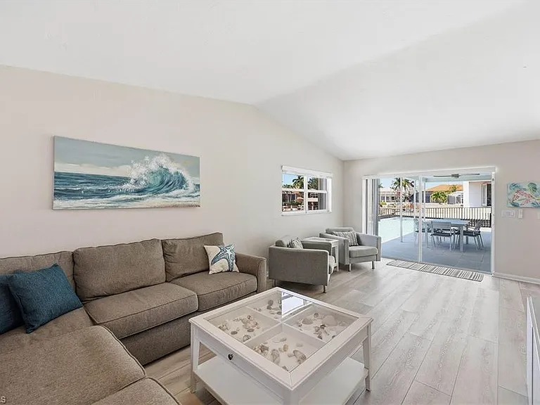 799 Caribbean Ct — Photo 13