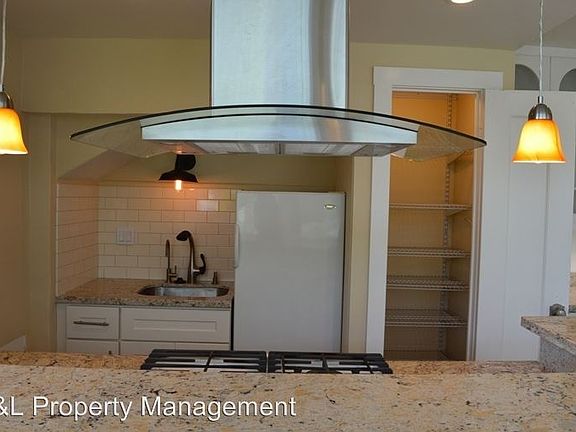 5th image of 317 Sausalito Blvd