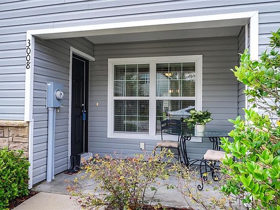 3rd image of 3008 Mojave Oak Dr