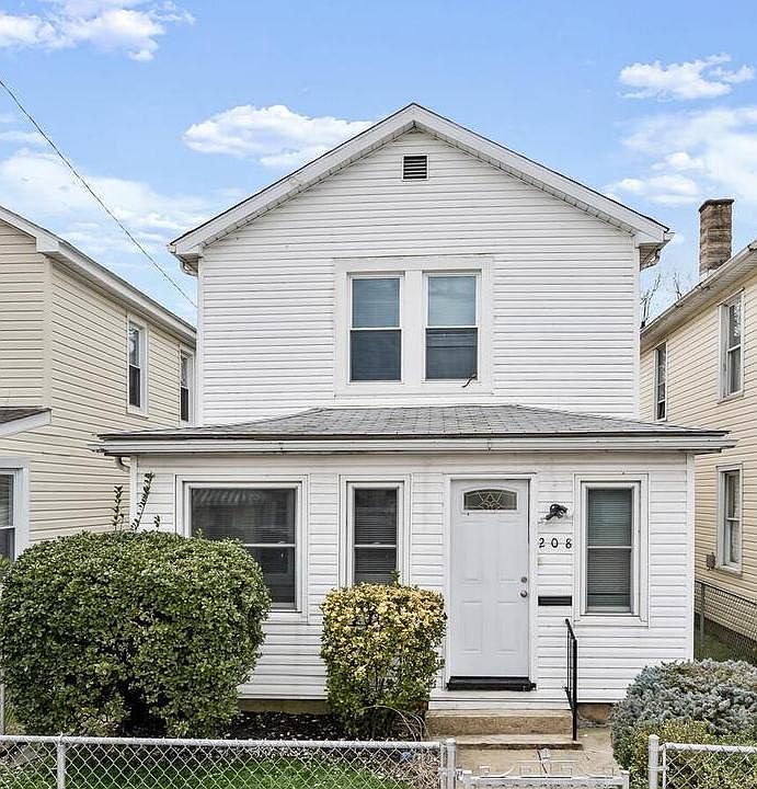 1st image of 208 Center St
