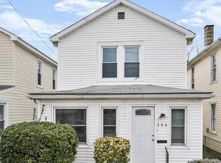 208 Center St, Dundalk, MD 21222