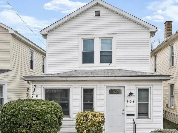 208 Center St, Dundalk, MD 21222