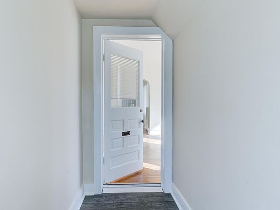 3rd image of 302 W 15th St #1
