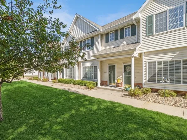 2085 Ridgeview Cir, Clive, IA 50325