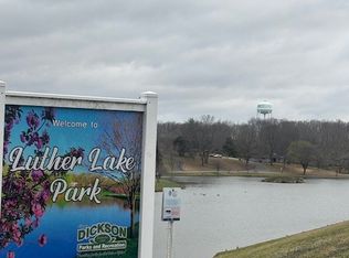 102 W Lake Dr, Dickson, TN 37055