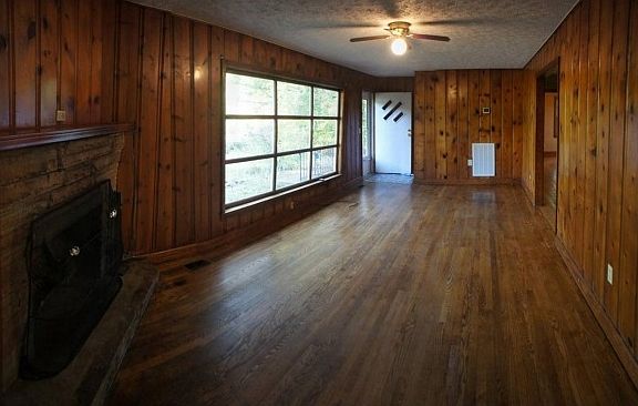 2nd image of 3520 Asheville Hwy