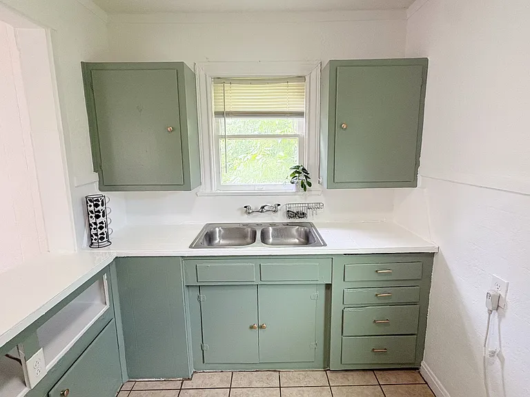 628 N 36th St #B — Photo 3