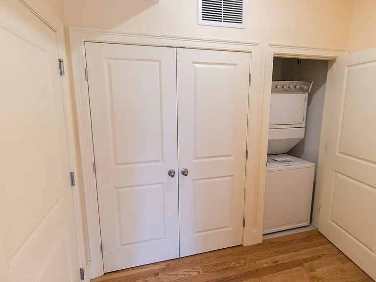 5165 Washington St #13 — Photo 10