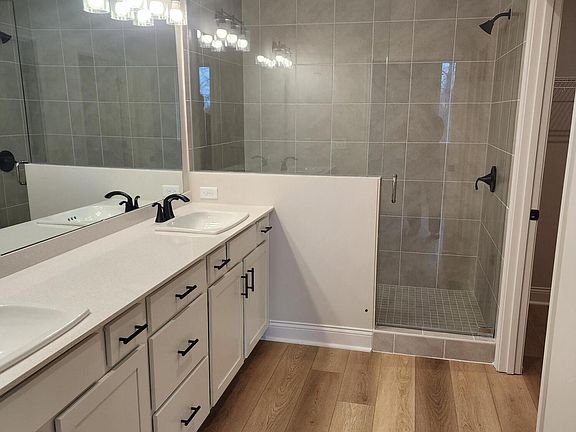 5th image of 1618 Creekwood Ct