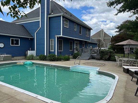 5th image of 107 Pelham Dr
